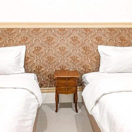 Adisa Homestay Malang Zewnętrze zdjęcie