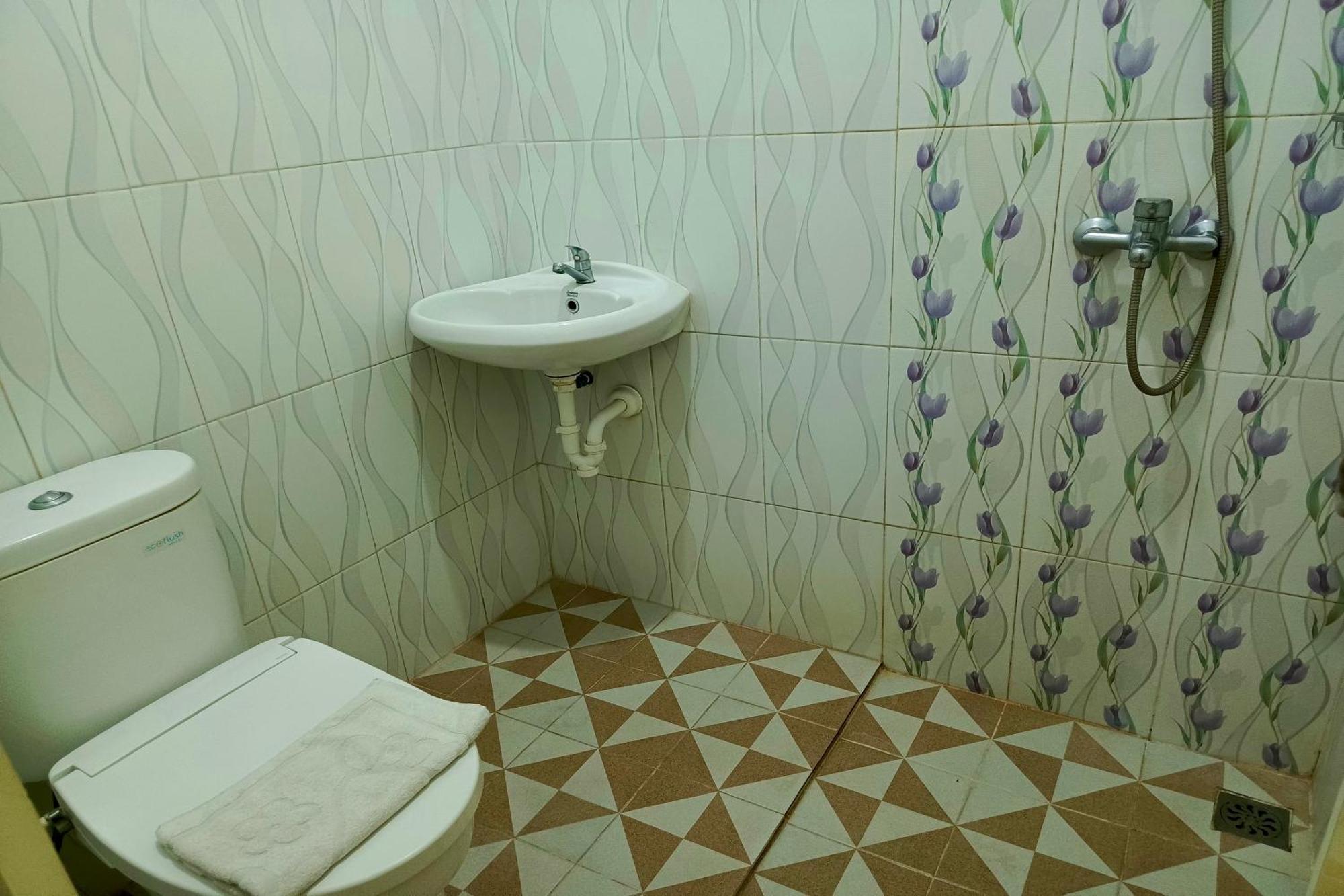 Adisa Homestay Malang Zewnętrze zdjęcie