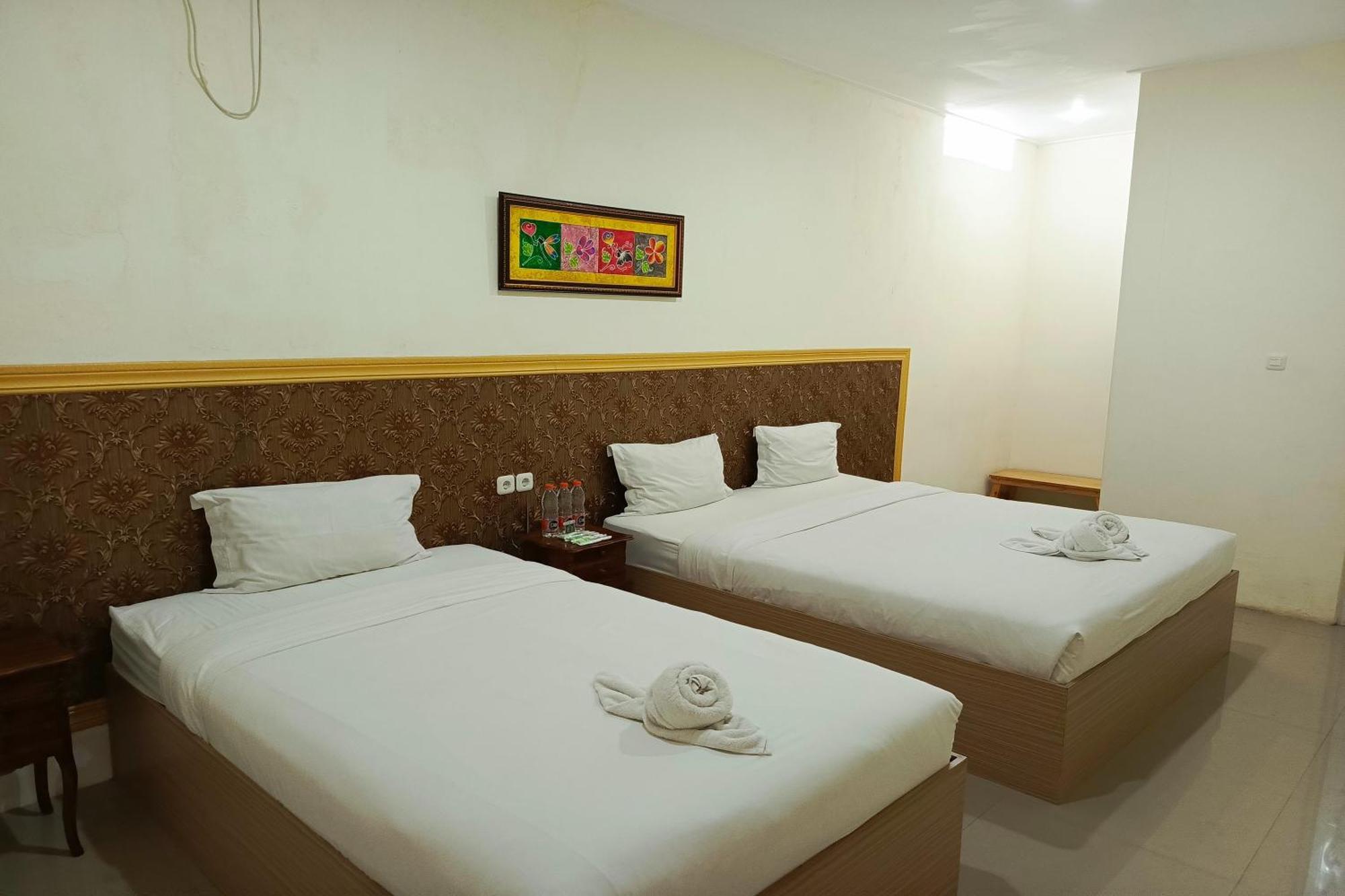 Adisa Homestay Malang Zewnętrze zdjęcie