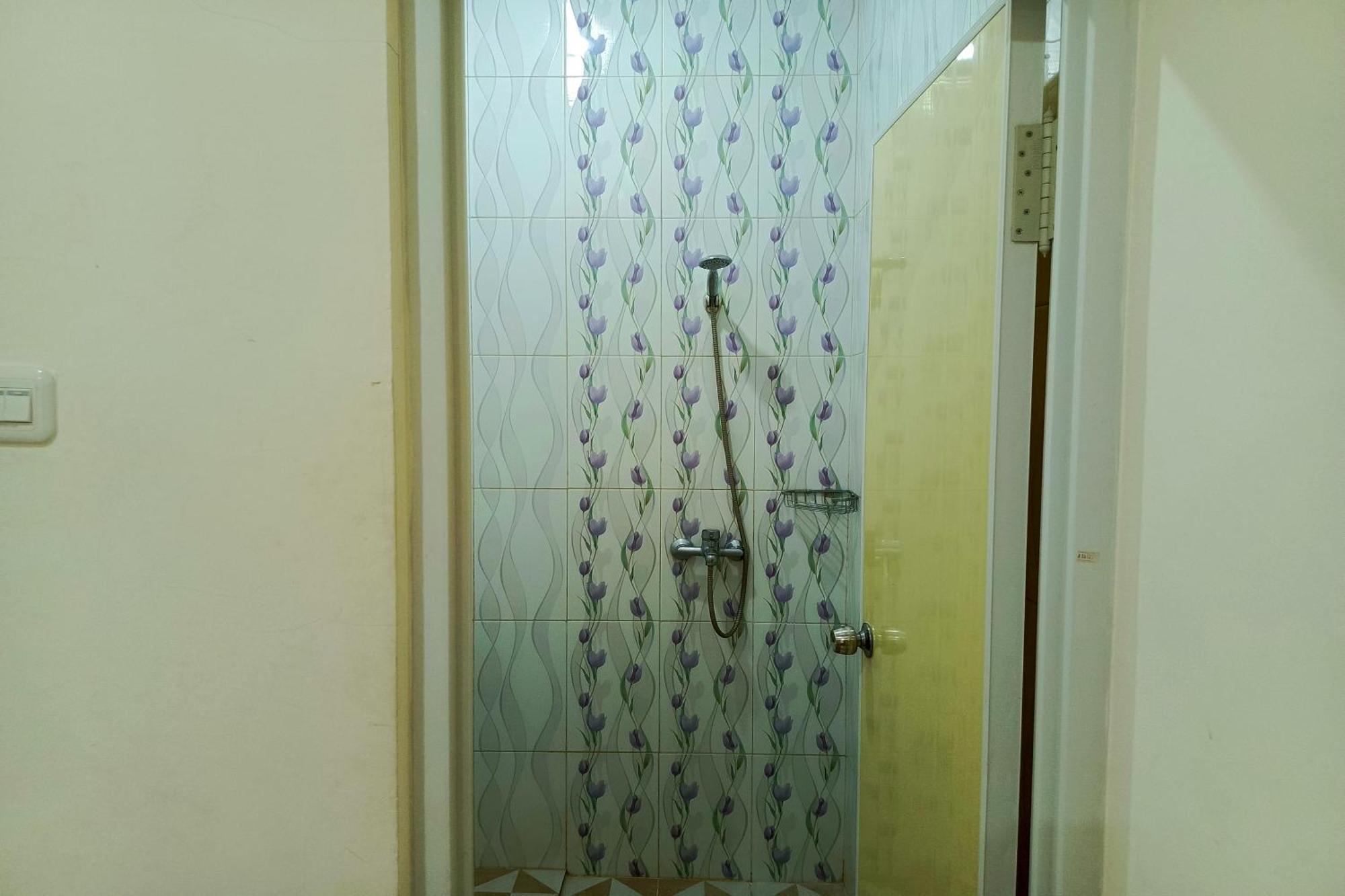 Adisa Homestay Malang Zewnętrze zdjęcie
