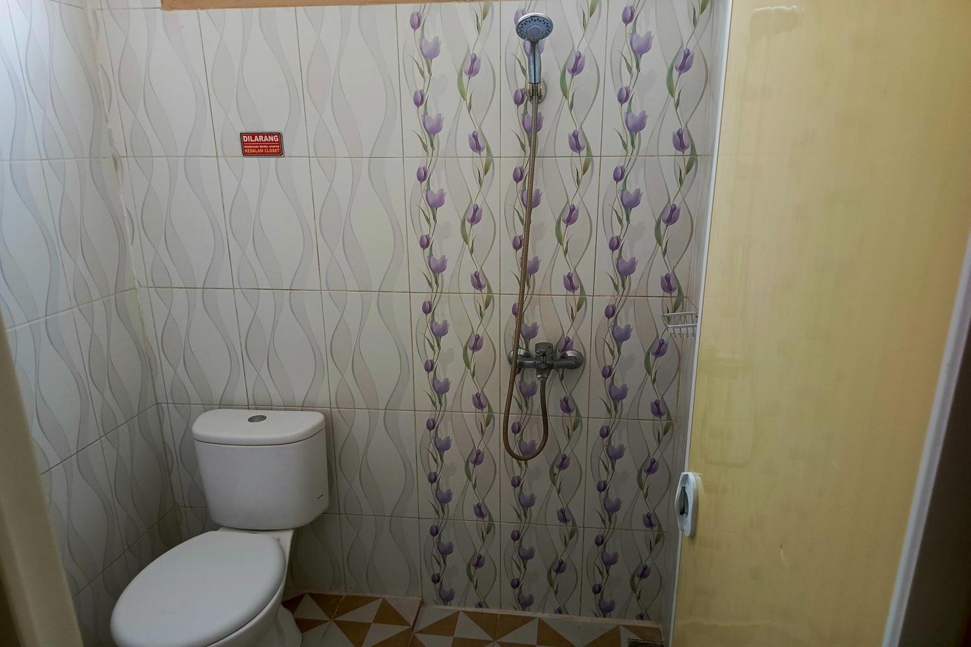 Adisa Homestay Malang Zewnętrze zdjęcie