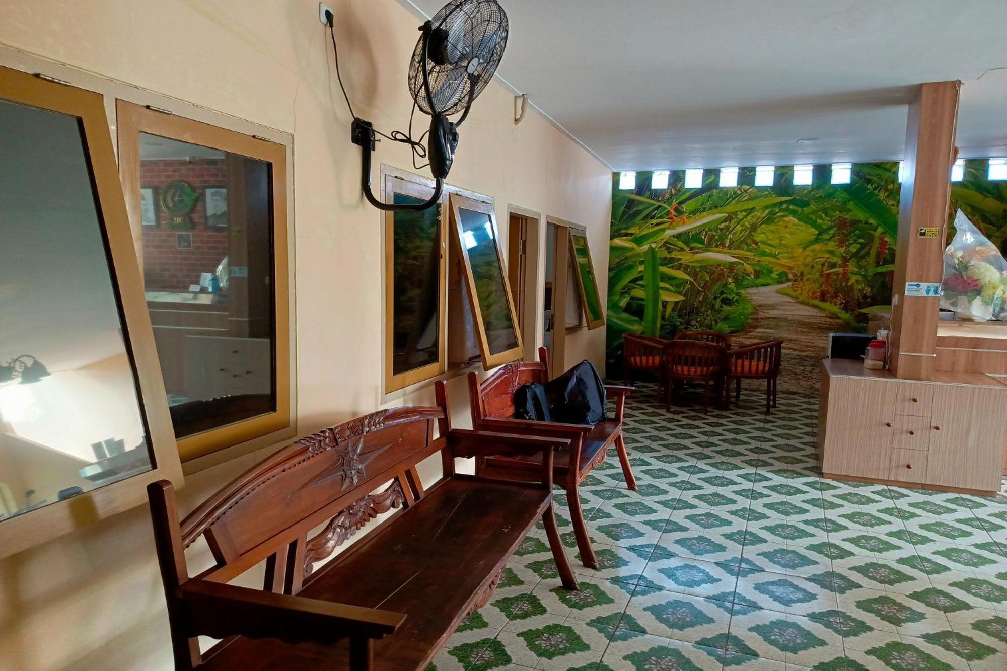 Adisa Homestay Malang Zewnętrze zdjęcie