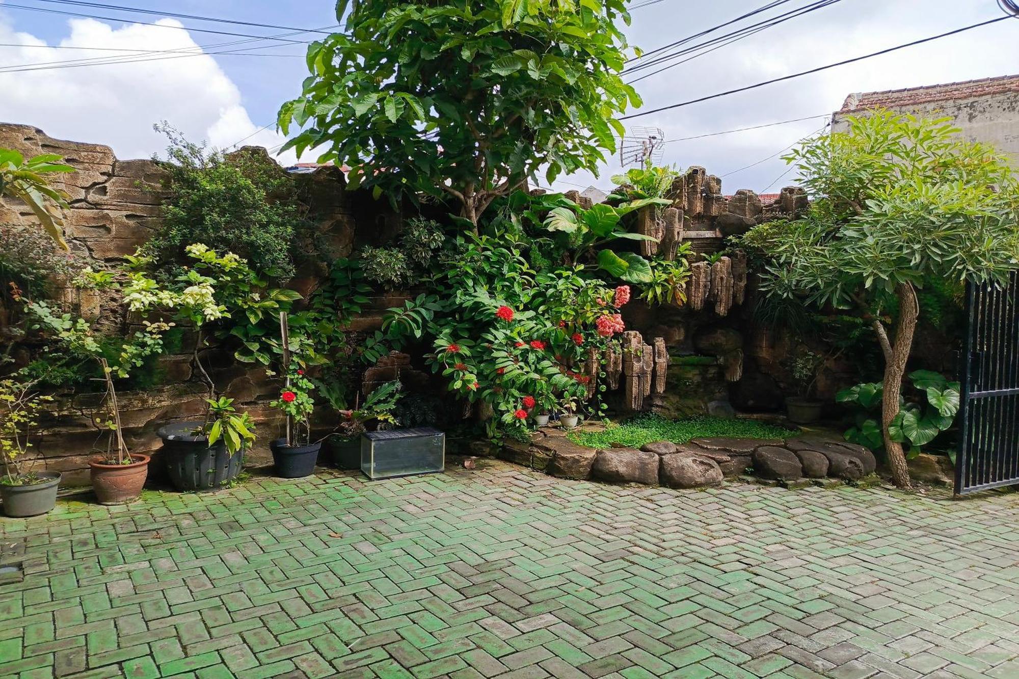 Adisa Homestay Malang Zewnętrze zdjęcie
